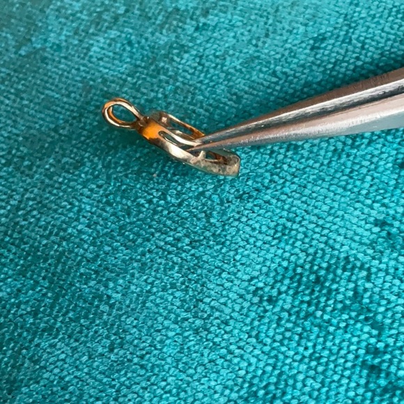 White and yellow 10k gold heart pendant - Picture 5 of 5